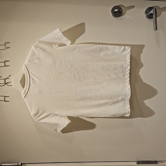 Graphic Tee - L - Picture 3 of 4